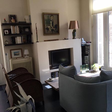 Chambre 1 Personne Avec Terrasse Centre Ville Marseille 3 Nuits Min , Femme Uniquement Екстер'єр фото