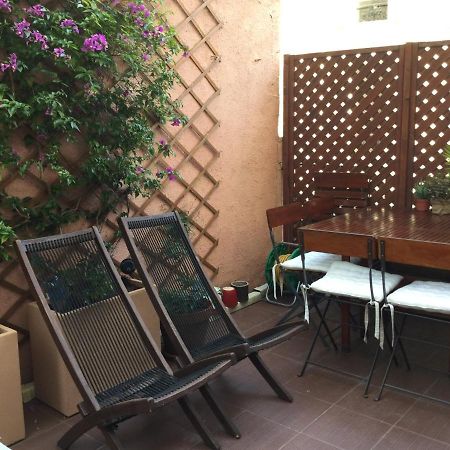 Chambre 1 Personne Avec Terrasse Centre Ville Marseille 3 Nuits Min , Femme Uniquement Екстер'єр фото