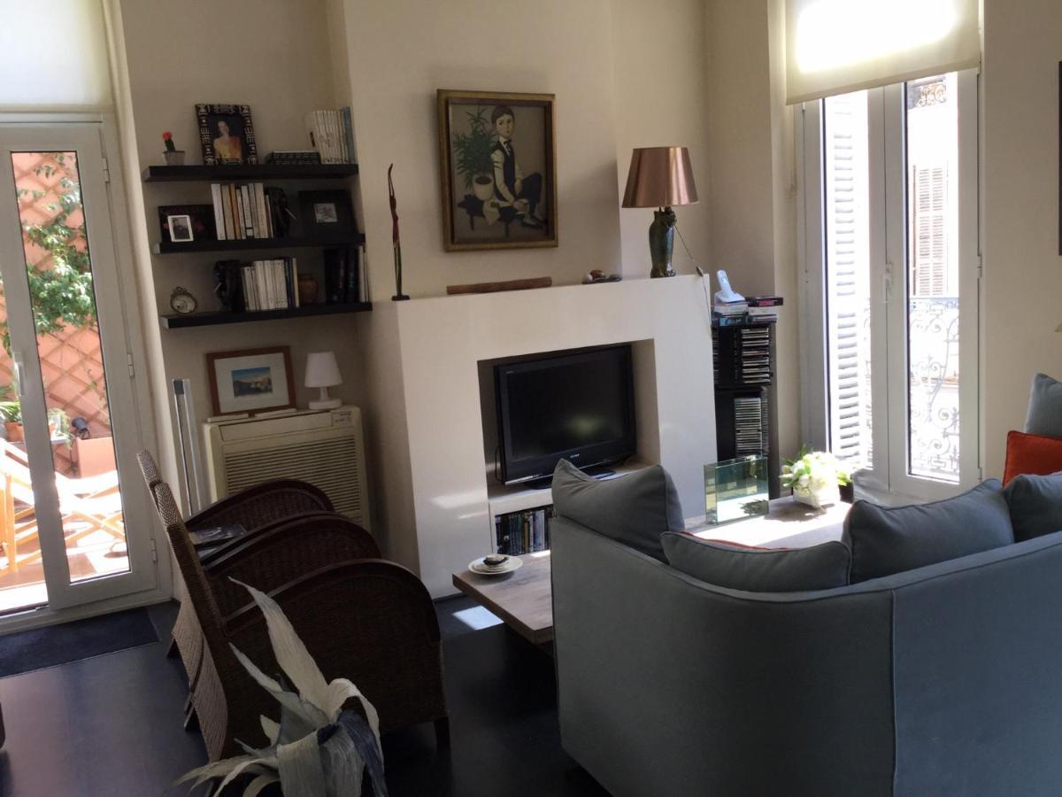 Chambre 1 Personne Avec Terrasse Centre Ville Marseille 3 Nuits Min , Femme Uniquement Екстер'єр фото